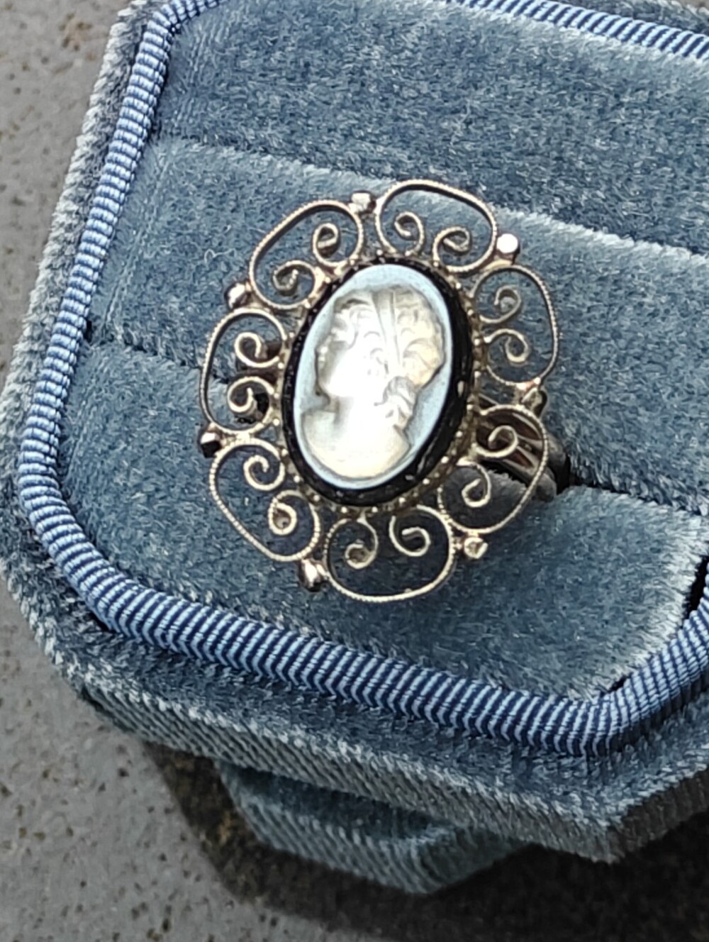 Vintage Black Silk Glass Cameo Ring